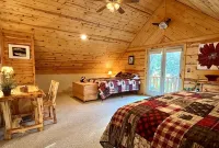 Quiet and clean cabin near Yellowstone National Park