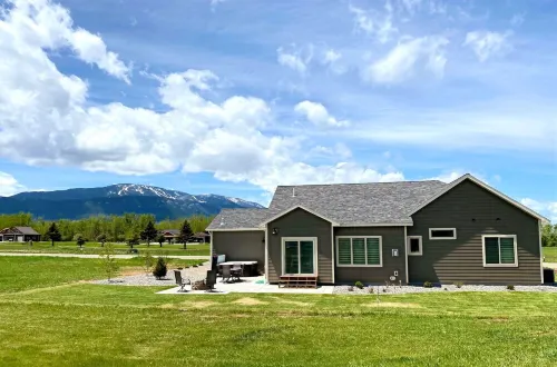 Golf Course Home With Hot Tub and Stunning Mountain Views