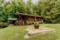 Secluded Cabin getaway-Hot Tub/AC/cable by Pforge - Hytter
