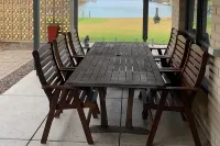 Casa Del Lago, Waterfront spacious living.