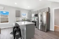 893 Brand new construction 2 level townhome central TF