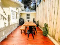 Folly Boho Bungalow - Steps to Dining, Shopping, 3 Minute Walk to the Beach