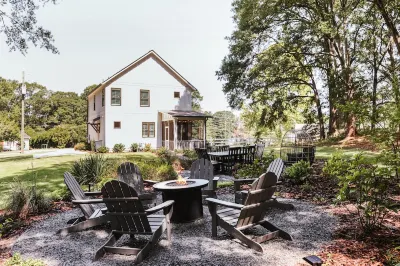 Cozy Downtown Retreat! Patio + Fire Pit + Garden