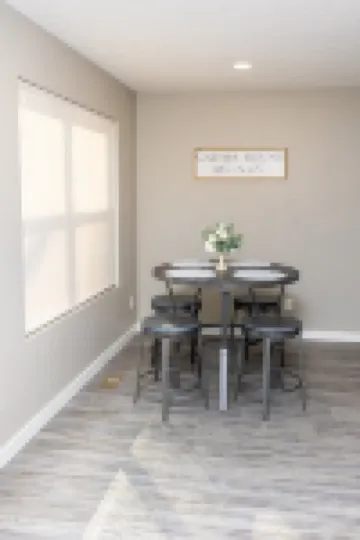 Quiet and cozy new townhome minutes from the mall exit.