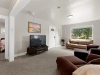 Cozy Cowboy Cabin in Polson: Historic Charm, Modern Comfort Near Flathead Lake Hotels in Polson