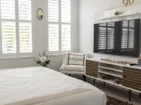 Downtown Woodstock - Open Concept and Natural light- Metro Atlanta Townhome Hotels in Woodstock