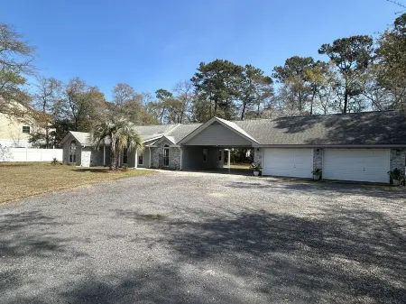 Inlet Escape Private Home, Heart of Inlet, short walk to Marshwalk