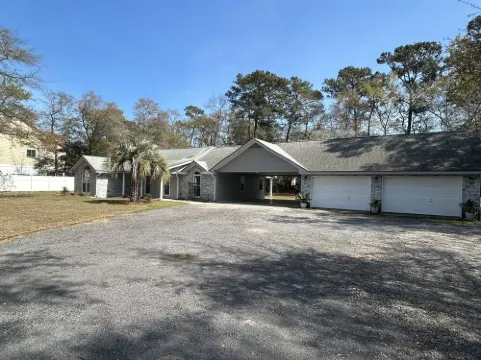 Inlet Escape Private Home, Heart of Inlet, short walk to Marshwalk