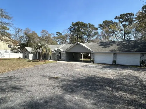 Inlet Escape Private Home, Heart of Inlet, short walk to Marshwalk
