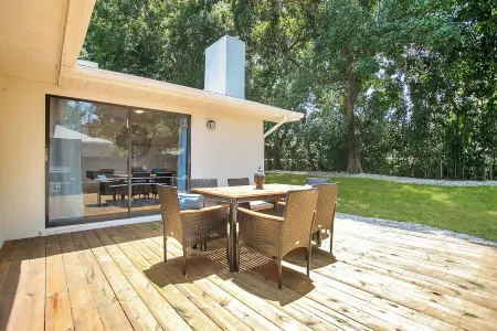 Welcome to our gorgeous remodelled home! Near Anna Maria and Bradenton beach.