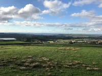 Law Brook Farm cottage with stunning views . Hotels in Holmfirth