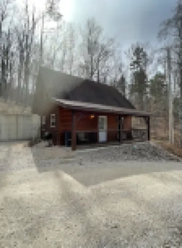Lazy River Cabin on the edge of town only 1/2 mile from Current River !