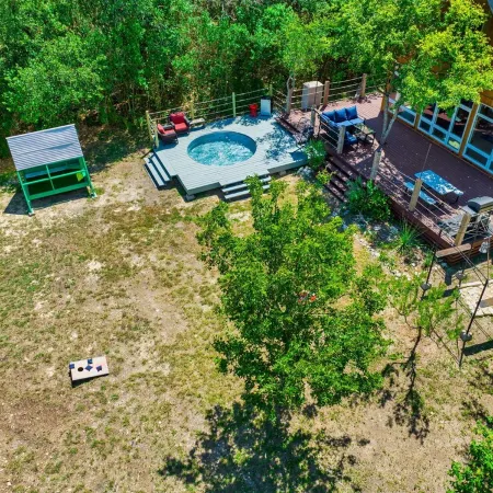Elegant Birdhouse Cabin with 🔥Heated🔥 Cowboy Pool Отели в г. Кайл