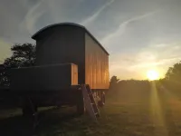 Shepherd's Hut set in private meadow 비치 하우스 Park. 주변 호텔