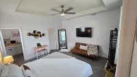 Private apt, king bed, full kitchen, huge shower. Hotels near Shoppes of Victoria Square