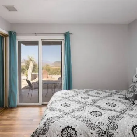 View, Pets OK, Pool, Hot Tub, Pickleball, Tennis, Basketball, Hike/Bike Trails
