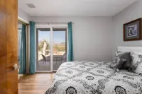 View, Pets OK, Pool, Hot Tub, Pickleball, Tennis, Basketball, Hike/Bike Trails - 4성급