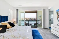 Lakefront with privet Pool 4 master