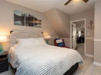 Peace and Quiet at the South Shore! with Lake Access and Dock for Boat. Hotels in Conesus
