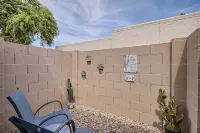 Cool & Comfy Tempe Townhome - Walk to Sloan Park, min to ASU, Town Lake or Mill!