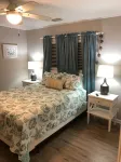 Three Little Birds cozy cottage 10 min from St. George Island and Apalachicola!