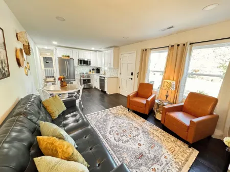 Buttercup Hideaway; Cozy Oasis Near Wfu, Reynolda Gardens & Historic Graylyn