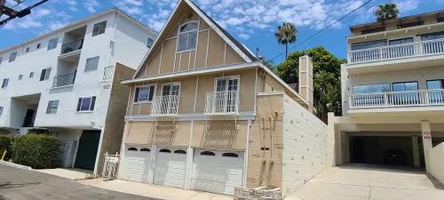 T-Street Charmer. Close to the beach, downtown San Clemente, and restaurants.