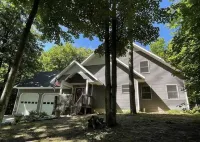 Private Glacial Hills Bellaire Home - 4-Star