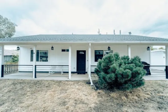 Cozy at the Canyon - Steps from Route 66