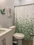 Galveston Retreat, Great Location and Balcony View