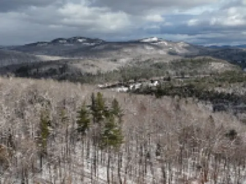 Handcrafted mountain cabin with gorgeous views Hotels in Johnsburg
