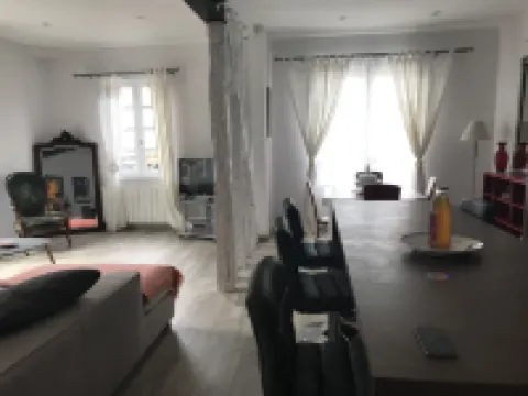 Renovated apartment in the heart of Mirepoix cutlery