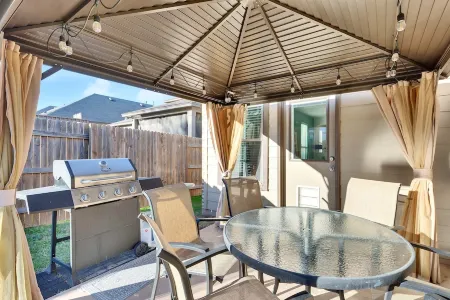 Family & Pet Friendly house close to Lake Georgetown-Sleeps 10 Отели в г. Джорджтаун