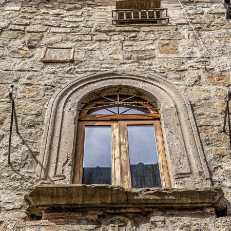 Medieval House built in 1200 in the centre! FREE private parking