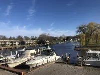 Restaurants, shopping, movie theater, beach + kayak launch in walking distance.