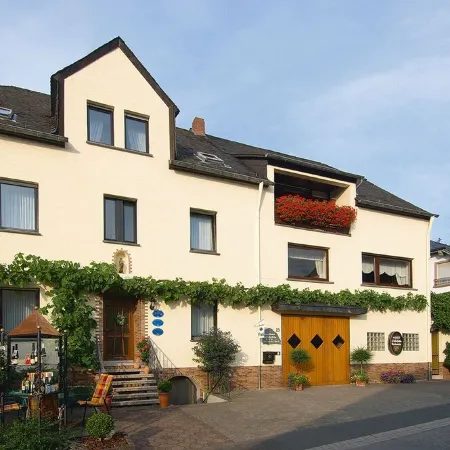 Komfortable, neu Renovierte Few0 im Romantischen Weingut