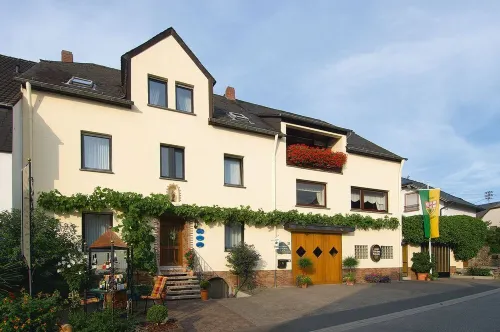 Komfortable, neu Renovierte Few0 im Romantischen Weingut