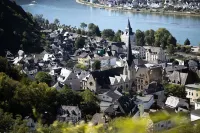 Vacation with a view of the unique Marksburg Castle