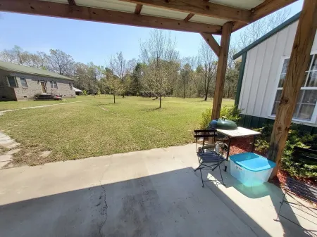 Beautiful country cottage with ease of access! Minutes to I-26, I-95 and Hwy 301