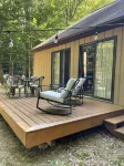 Perfect Summer Getaway to Explore or Relax:  Spacious/Pet-Friendly/3Br Cabin!