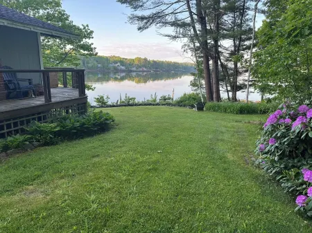 Edgecomb Maine.  Close to Boothbay & Wiscasset.  Very private and relaxing.
