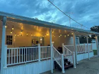 Peaceful Little Farm 1 Acre, Pet Friendly, Truck/Trailer Parking