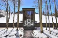 Huge condo in Keystone, sleeps 14, great location