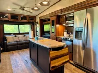 Cozy RV in Breckenridge nestled in the woods of a 50 acre farm
