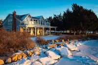 Last Weeks Summer 2026 – Waterfront Available!