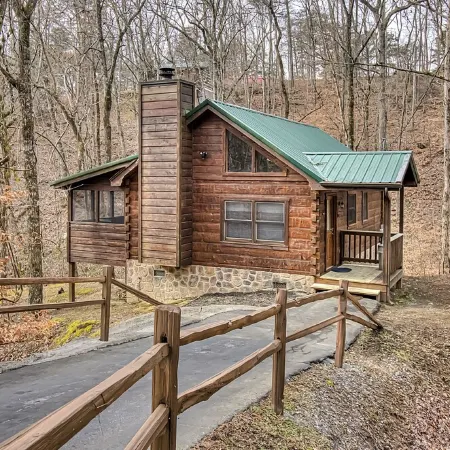 Private Smoky Mountain Cabin – Hot Tub & Serenity