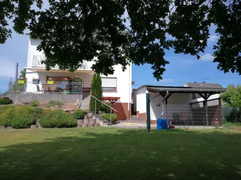 Cozy Non-Smoking Apartment Near the Fortress (Approx. 3 km)