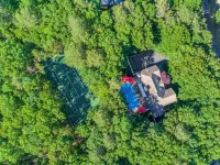 Hamptons - Pool & Private Tennis Court, Hot Tub, 2 Pickleball Courts Hotels in Hampton Bays