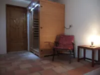 Lovingly modernized, exclusive apartment in a historic farmhouse Hotels in Görisried