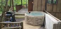 The Mountaineer Cabin at Starr Mountain Retreat